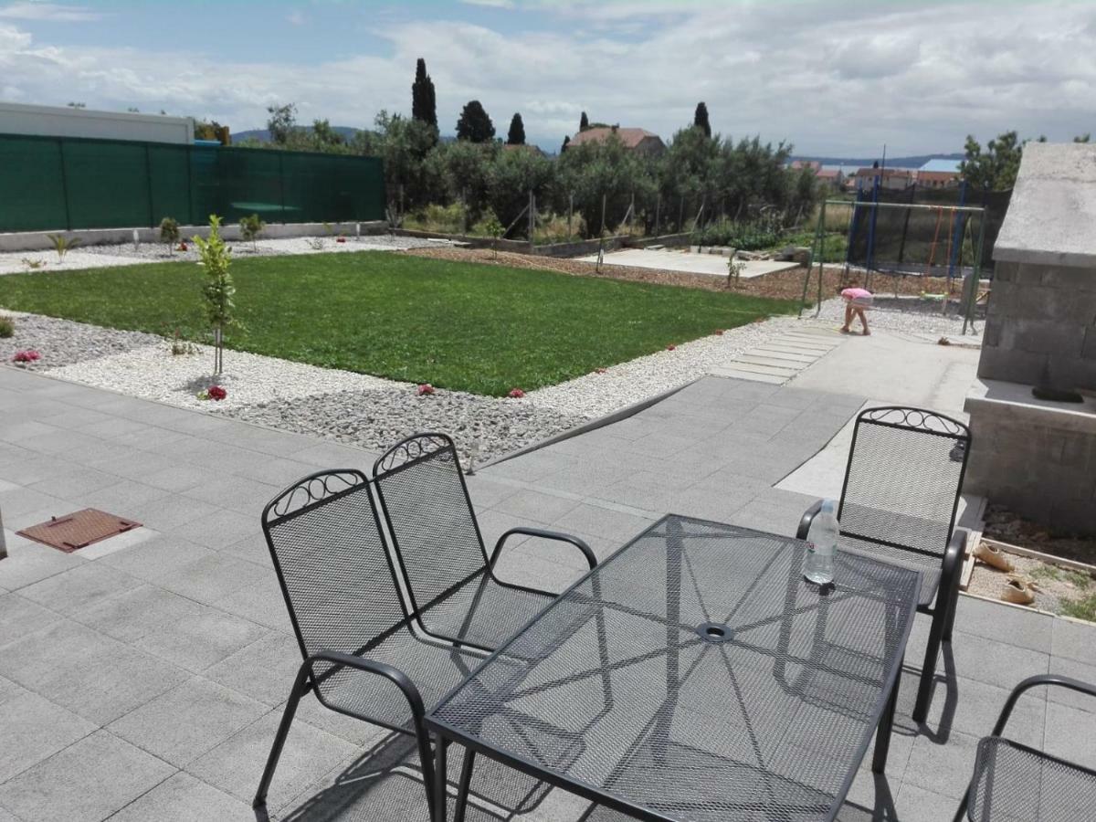 Cozy Apartment With Sea View Kastela Ngoại thất bức ảnh