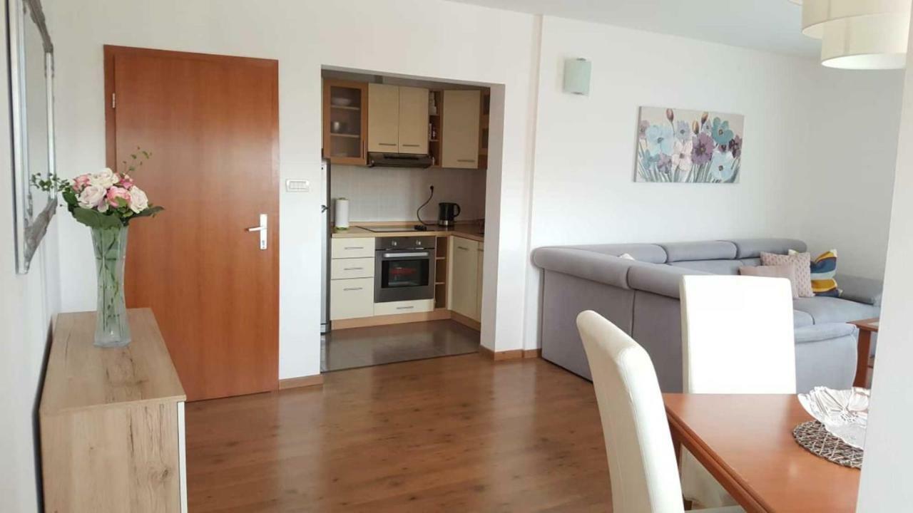Cozy Apartment With Sea View Kastela Ngoại thất bức ảnh