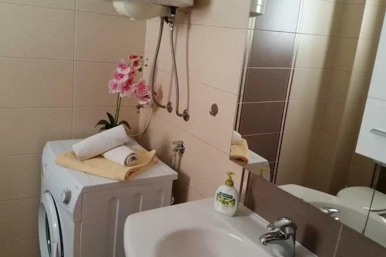 Cozy Apartment With Sea View Kastela Ngoại thất bức ảnh
